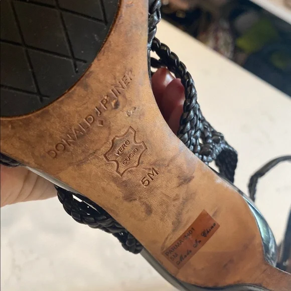 ⚡️3 for $15⚡️ bundle of Donald J. Pliner Black and Gold Heels size 5-Preloved - Picture 10 of 16